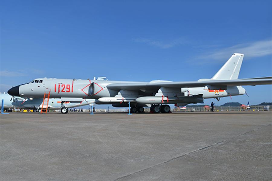 Trumpeter 1:144 Xian H-6K Bomber