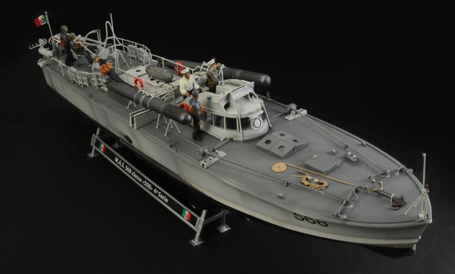 Italeri 1/35 M.A.S. 568 4A SERIE WITH CREW