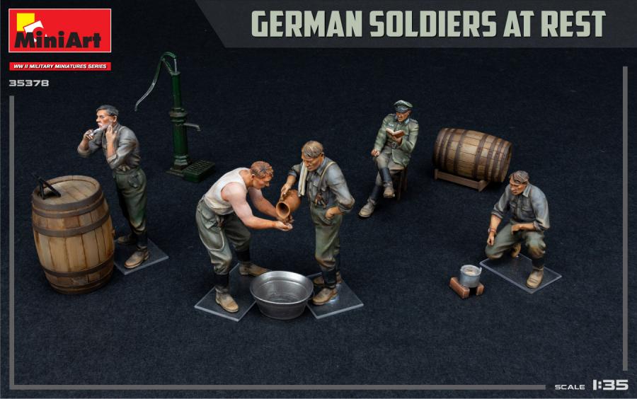 1/35 German Soldiers At Rest