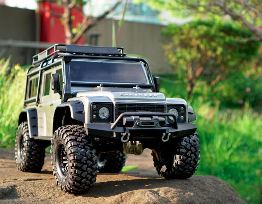 Traxxas TRX-4 Scale & Trail Crawler Land Rover Defender RC-auto ilman akkua ja laturia TRX82056-4-