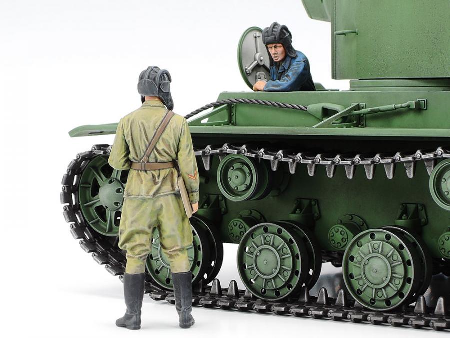 Tamiya 1/35 RUSSIAN HEAVY TANK KV-2 pienoismalli