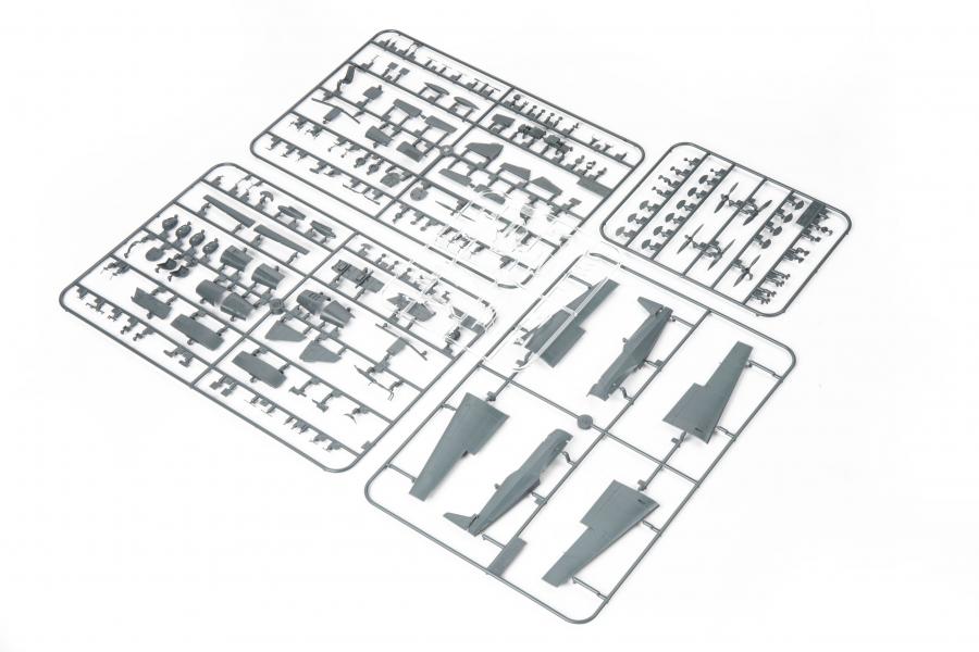 1/48 Z-126 Trenér,  Profipack