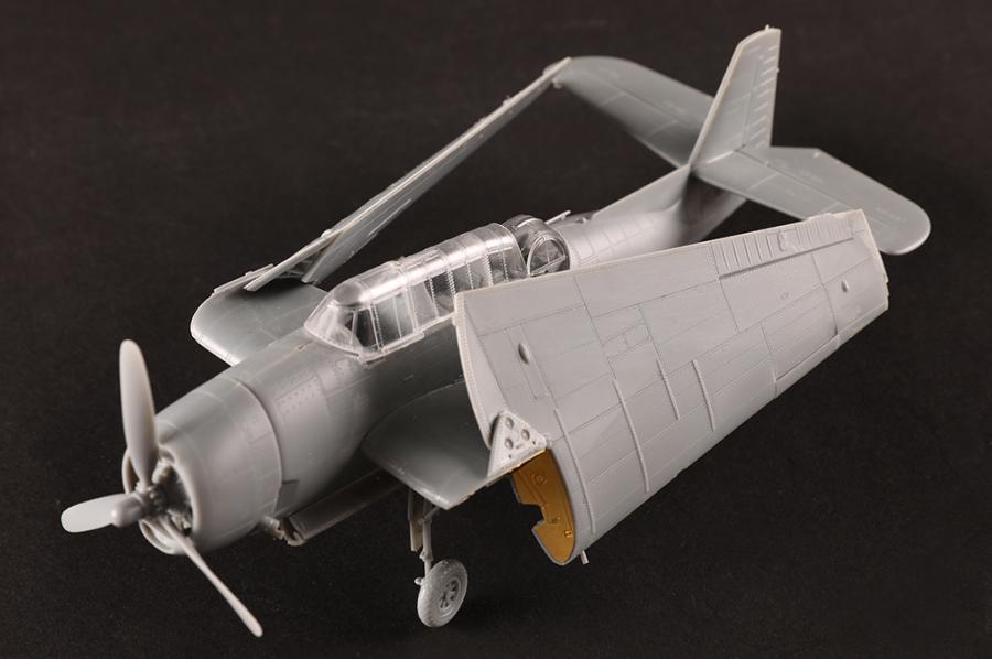 Hobbyboss 1/72 TBM-3 Avenger