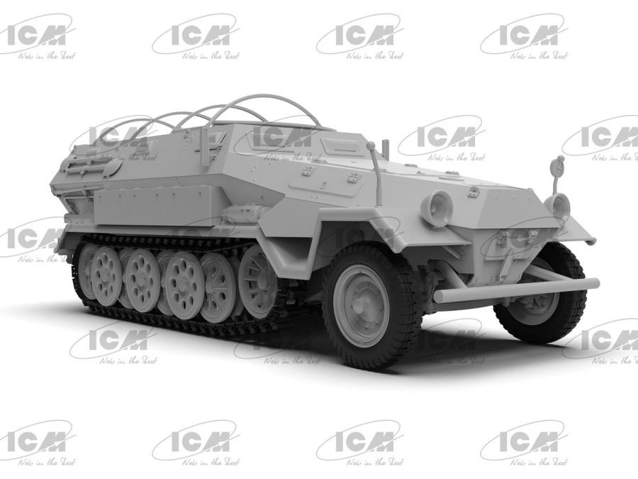 ICM 1/35 Sd.Kfz.251/8 Ausf.A  WWII German Ambulance