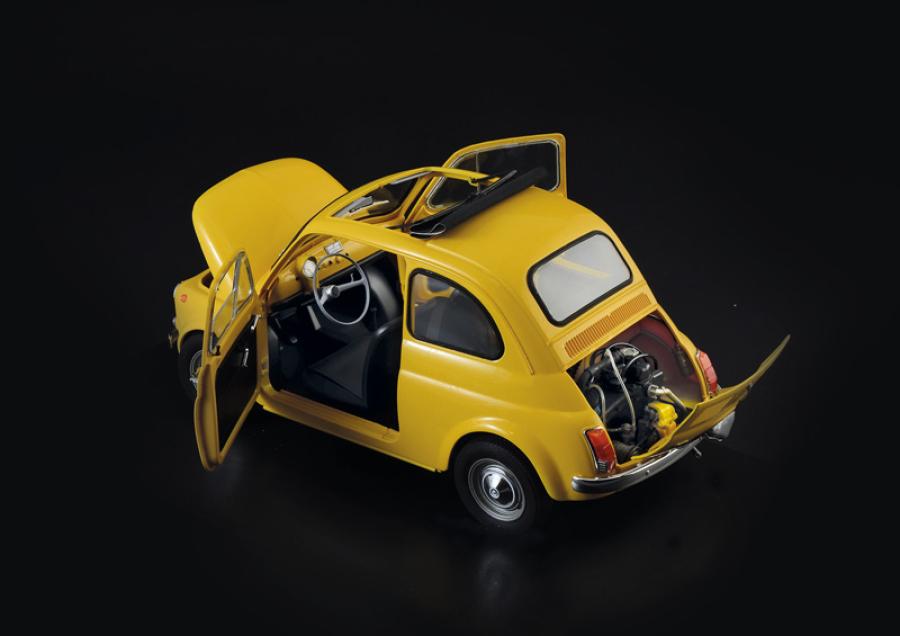 Italeri 1:12 Fiat 500 F (1968) pienoismalli