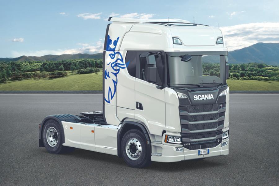 Italeri 1:35 Scania S770 V8 "white cab"