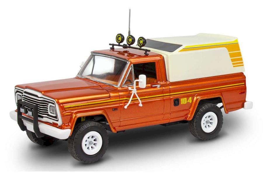 Revell 1/24 Jeep J-10 pickup with camper