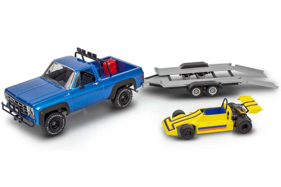 Revell 1/25 '78 Chevy 4x4 Pickup with Go-kart