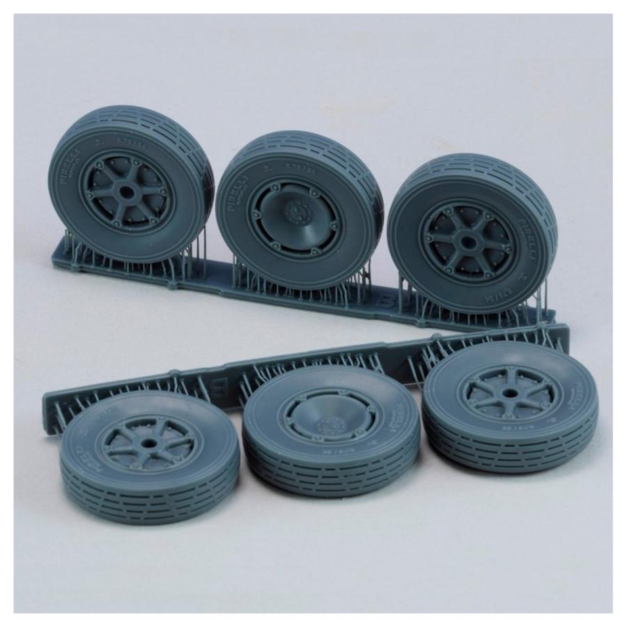 Royalmodel 1/35 Autoblinda AB41 "Libia" wheels set