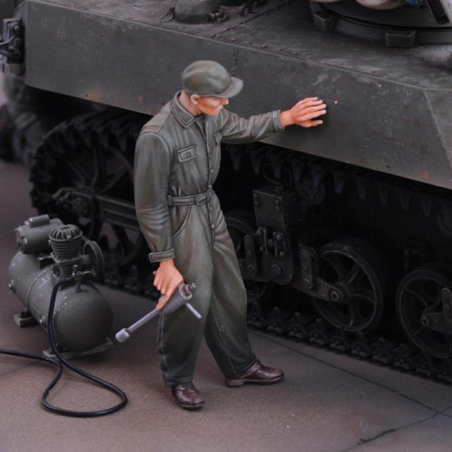 Royalmodel 1/72 U.S. mechanic