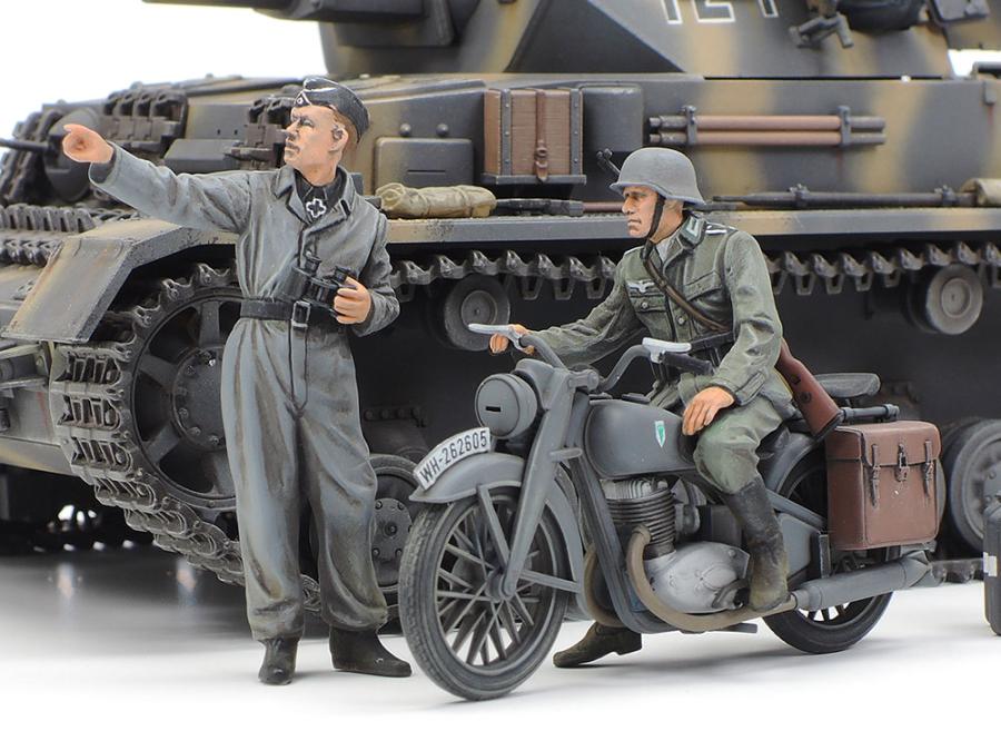 Tamiya 1/35 Panzer IV Ausf.G Early & Motorcycle "Eastern Front"