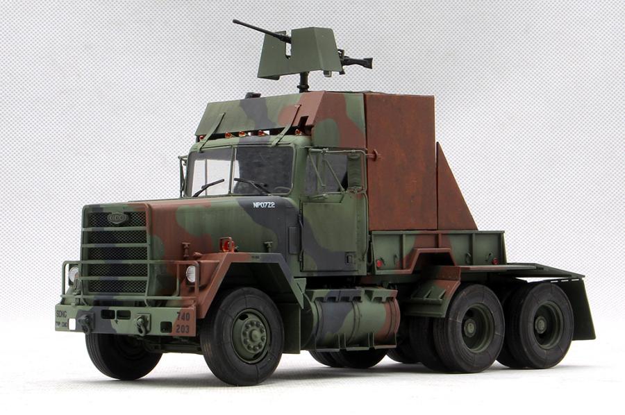 Trumpeter 1/35 M915 Gun Truck