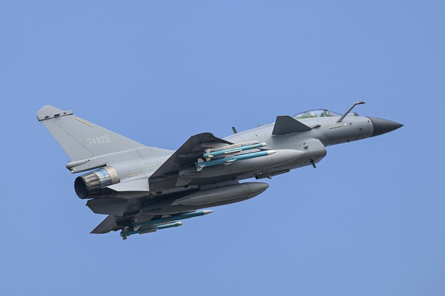 Trumpeter 1/72 Chinese J-10C Fighter