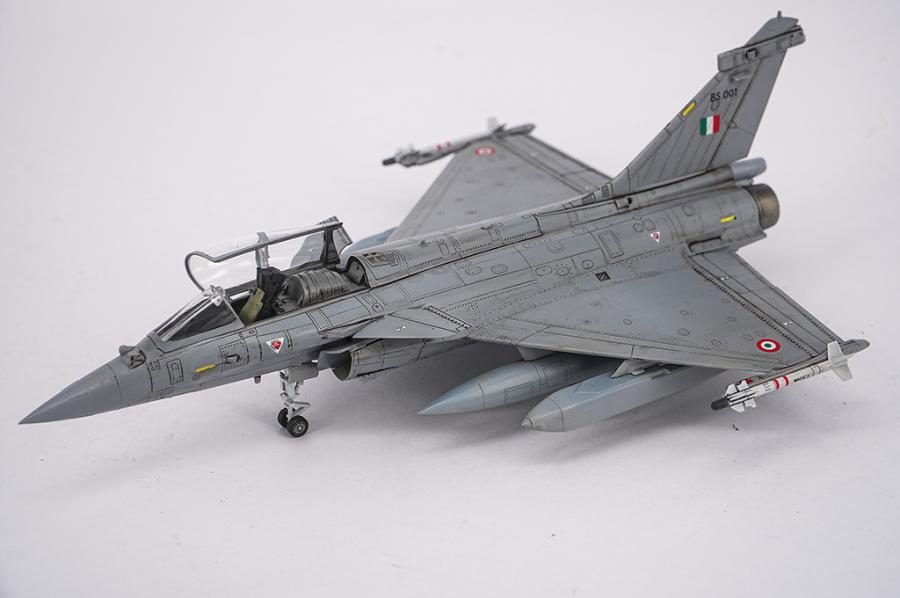 Trumpeter 1/72 PAF J-10CE Multi-Role Fighter & IAF Rafale 2 in 1