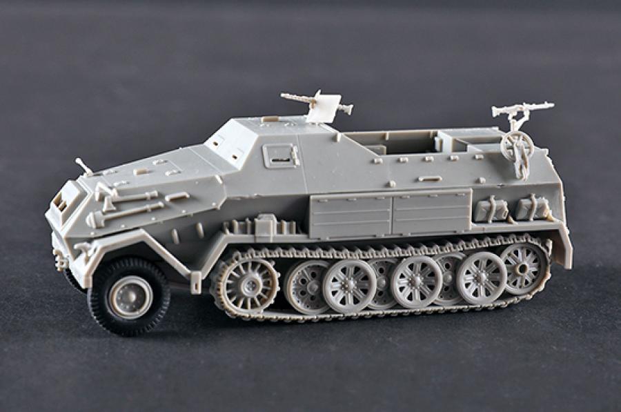 Trumpeter 1/72 Sd.Kfz.8 Gepanzerte 12t