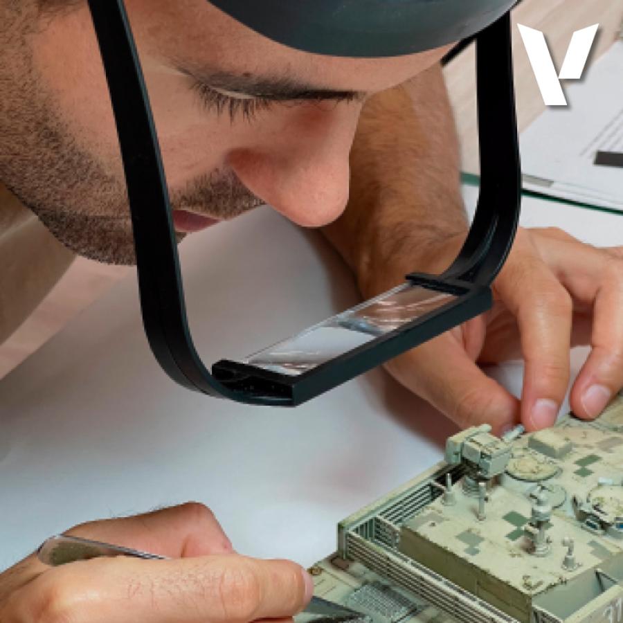 Vallejo Lightweight headband magnifier with 4 Lenses